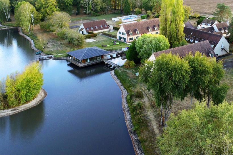 Ternelia Village Vacances Sainte Montaine Exteriör bild